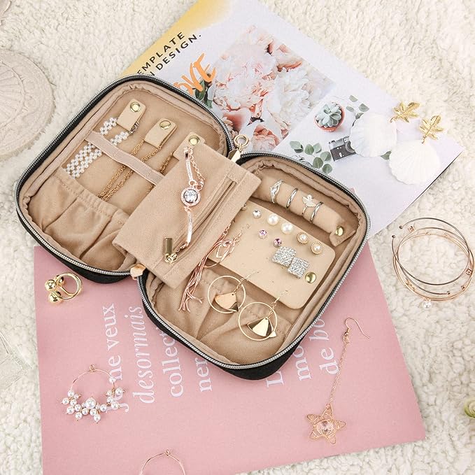 BAGSMART Travel Jewelry Organizer Case Small Jewelry Roll for Journey-Rings, Necklaces, Earrings, Bracelets, Black-NeatNest