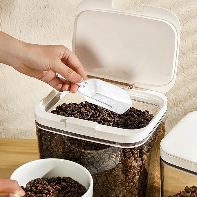 Airtight Cat Food Storage Container | 6.0 Qt/5.5 L Dry Cat Food Bin With Food Scoop |Hold up to 4~5lbs of Pet Food or Kibble|Clear BPA Free-NeatNest