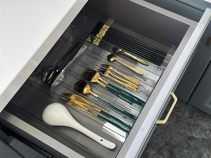 IEEK Silverware Drawer Organizer Tray for Kitchen,Expandable Utensil Tray Multipurpose Drawer Dividers Adjustable Cutlery and Flatware Holder,Plastic Spoon Forks Knives Holder Storage Divider,Clear-M-NeatNest